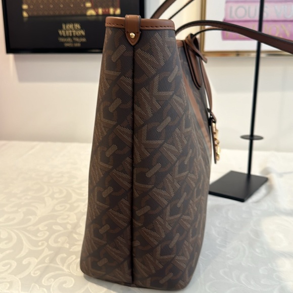 EUC Michael Kors Eliza Empire Logo Large Tote - Picture 6 of 13